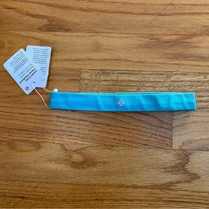 Lululemon NWT Cardio Cross Trainer Headband AGQW/AQAU
